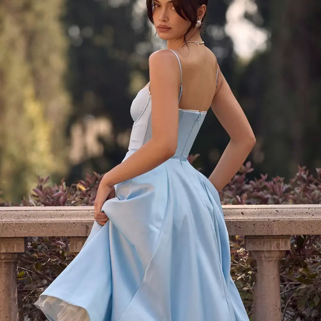 Vestido-Midi-Elegante-Serena-Azul-Modelo-Costas