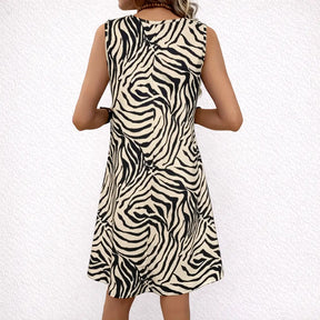 Vestido-Midi-Estampado-Palma-Modelo-Costas